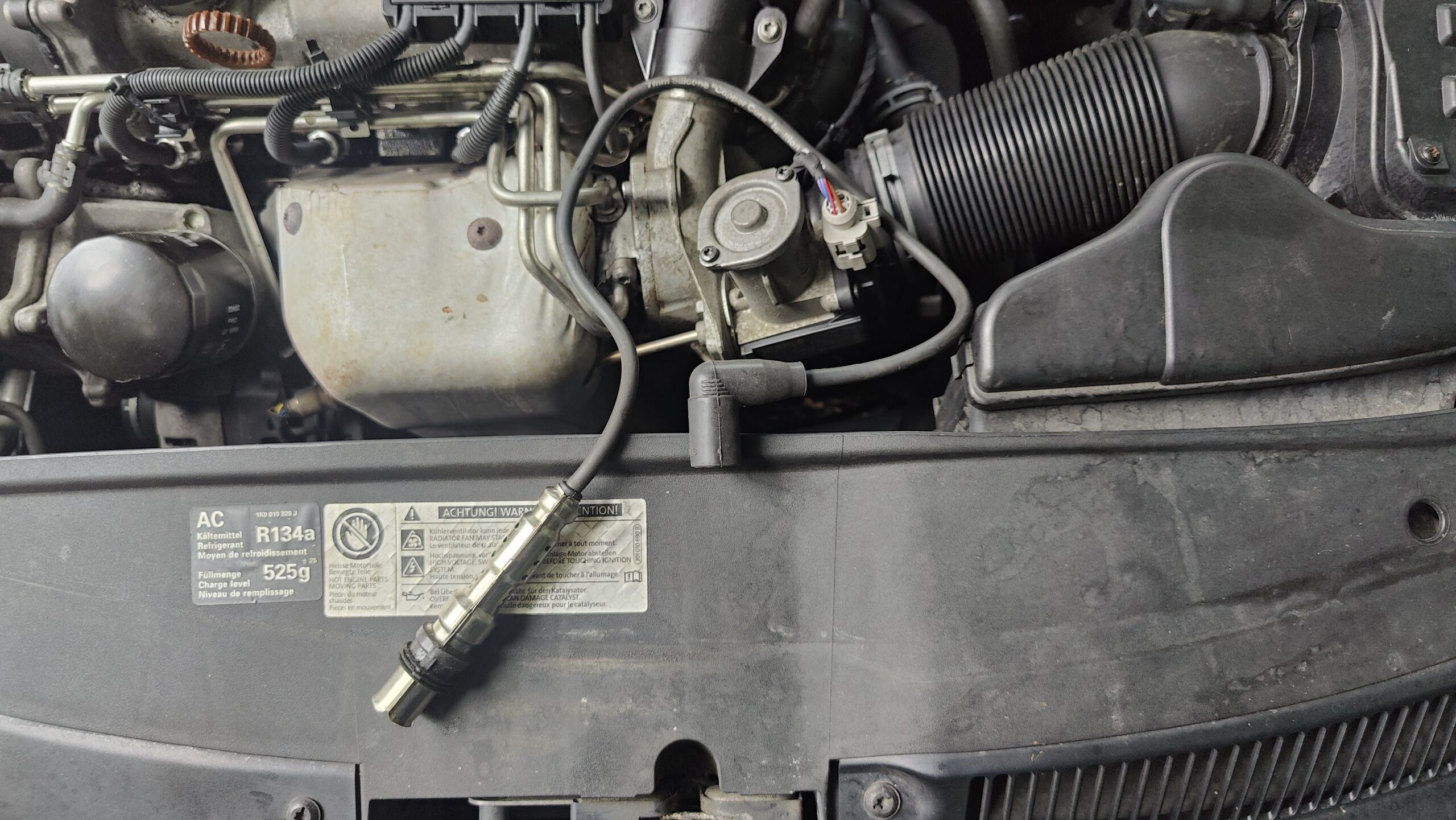Spark plug lead