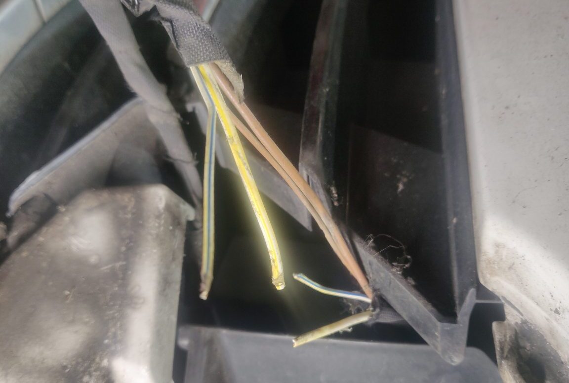 When the loom was stripped back it shows three broken wires